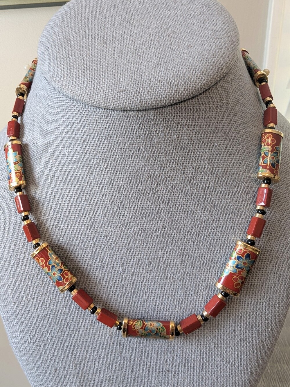 Cloisonné Floral Asian Red Bead Necklace 16"